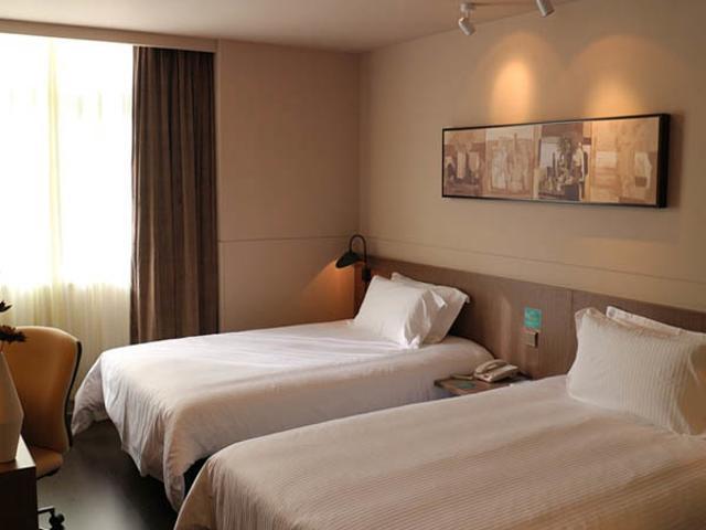 Jinjiang Inn Select Xining West Wusi Road New Hualian Square Екстериор снимка